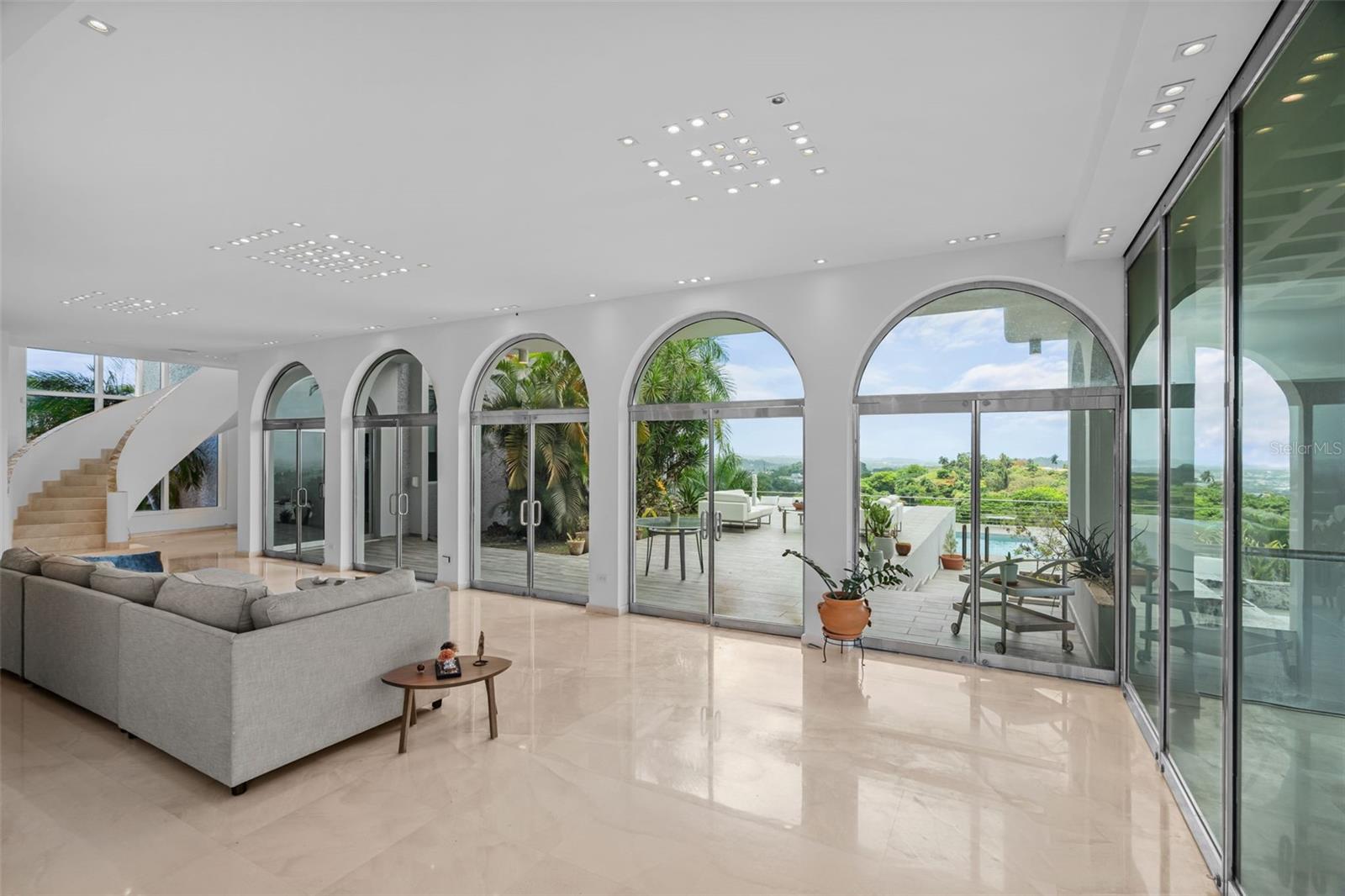 7 La Roca Street Beverly Hills Property Photo 5