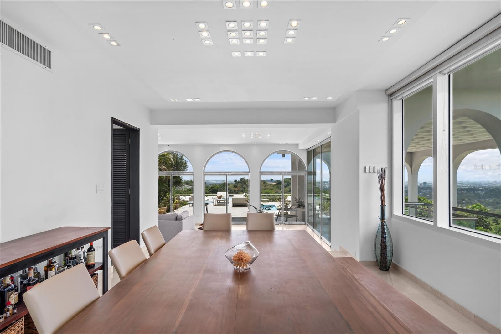 7 La Roca Street Beverly Hills Property Photo 6
