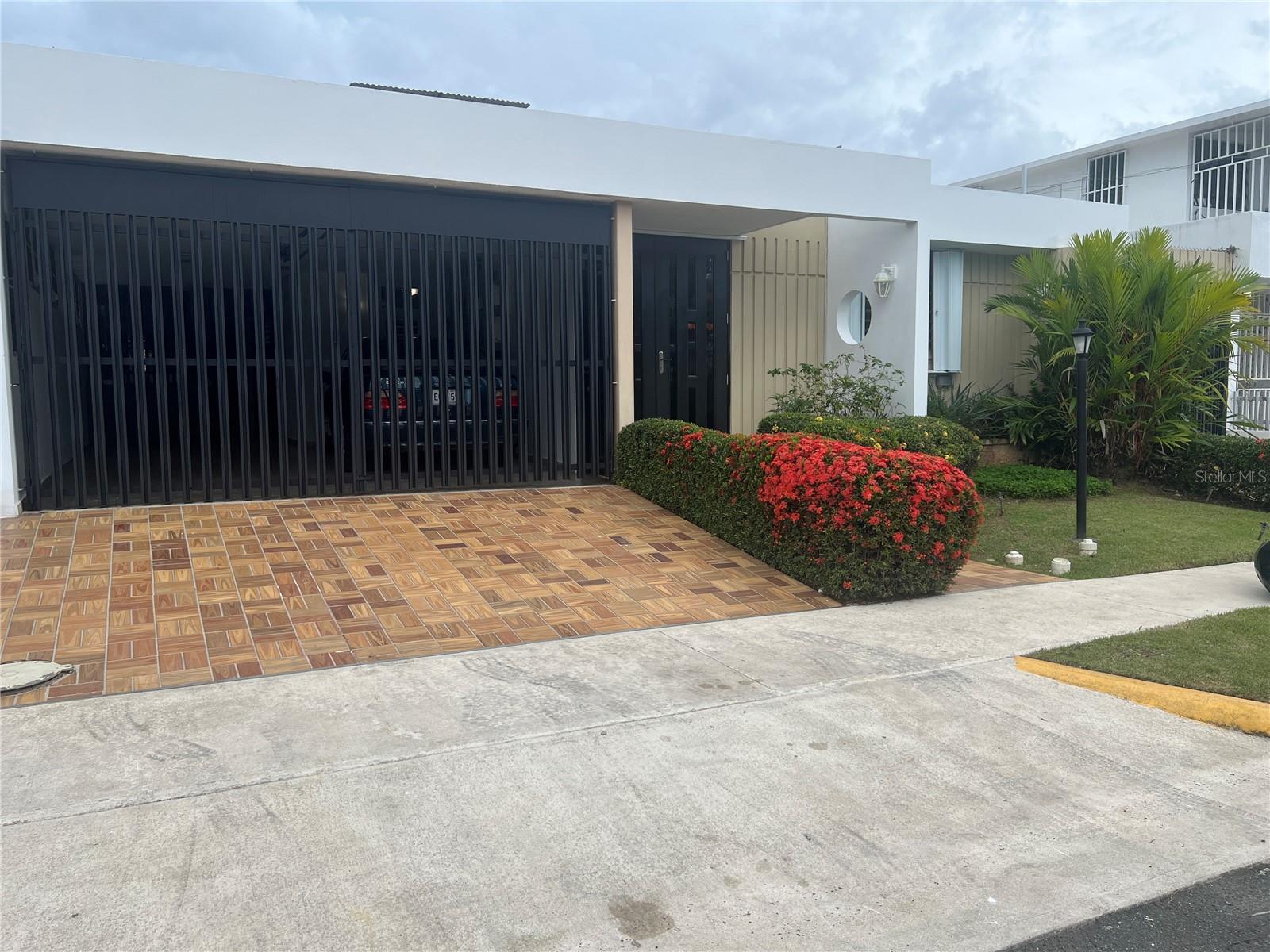 J-8 Argentina Oasis Gardens Property Photo 1