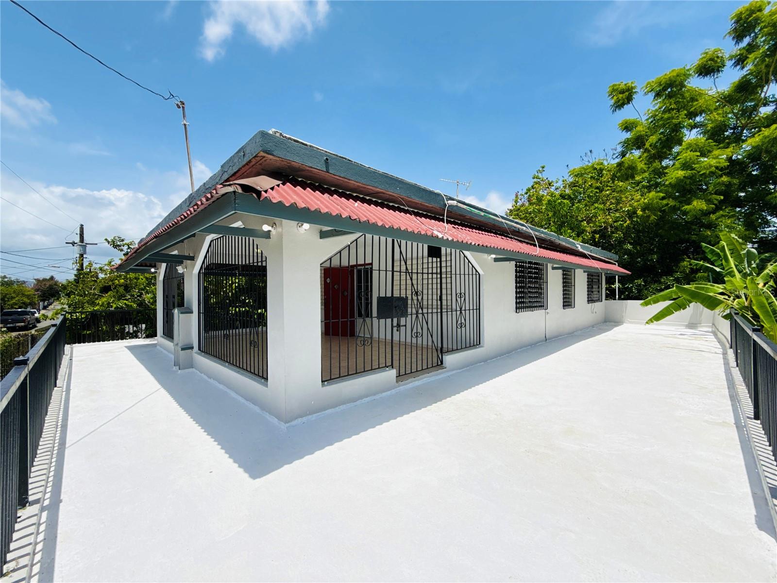 A-83 St Villa Esperanza Property Photo 1