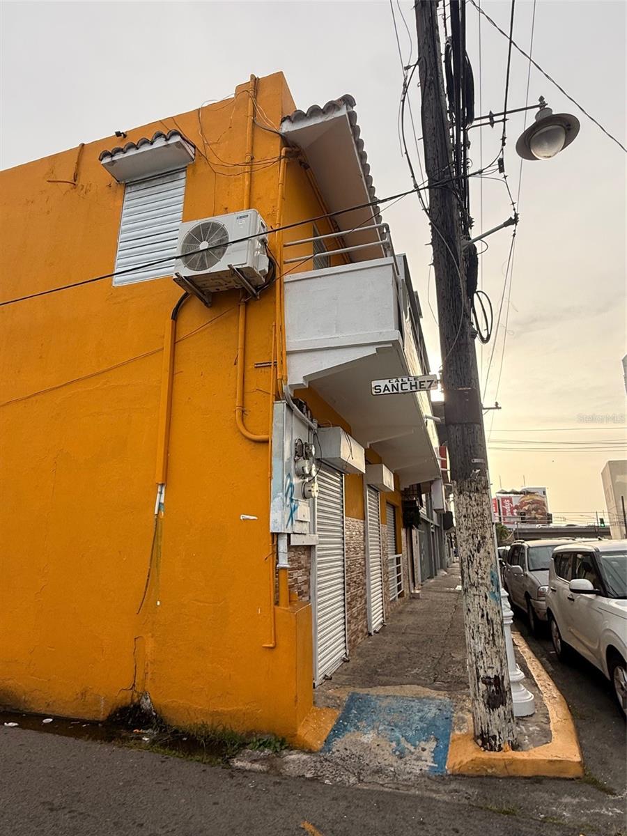 1506 FERNANDEZ JUNCOS
