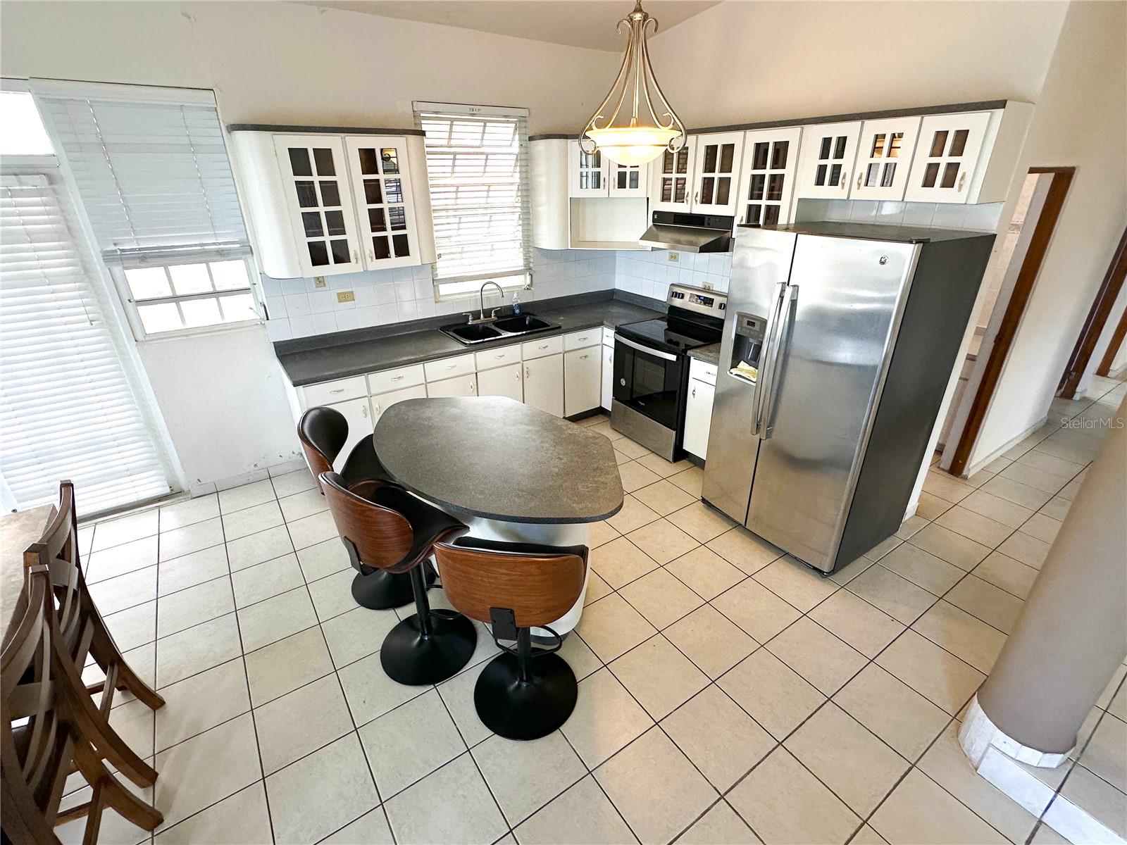 C1 3 St W Estancias Property Photo 4