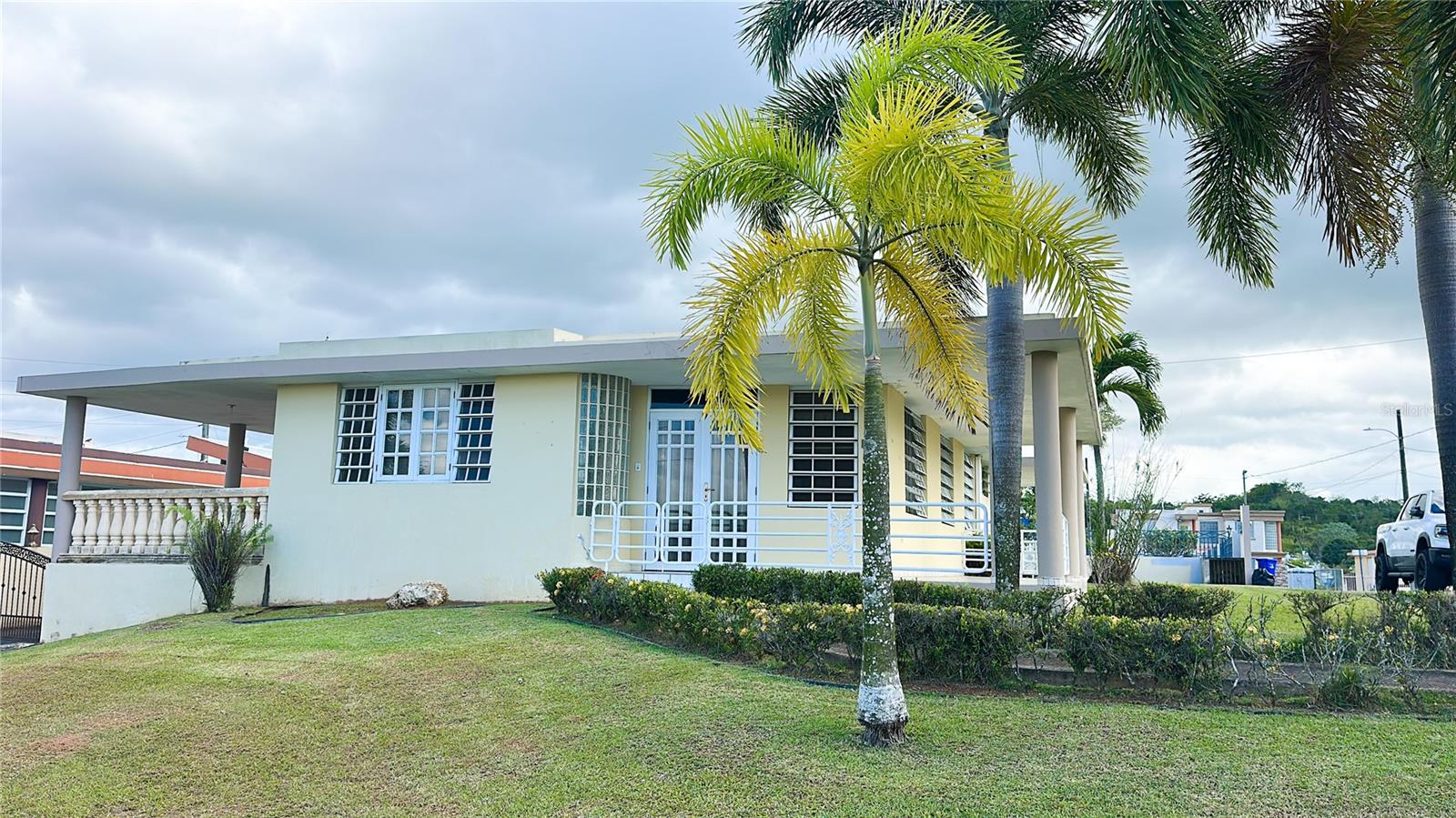 C1 3 St W Estancias Property Photo 12