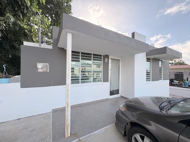 Calle 10 10 Property Photo 1