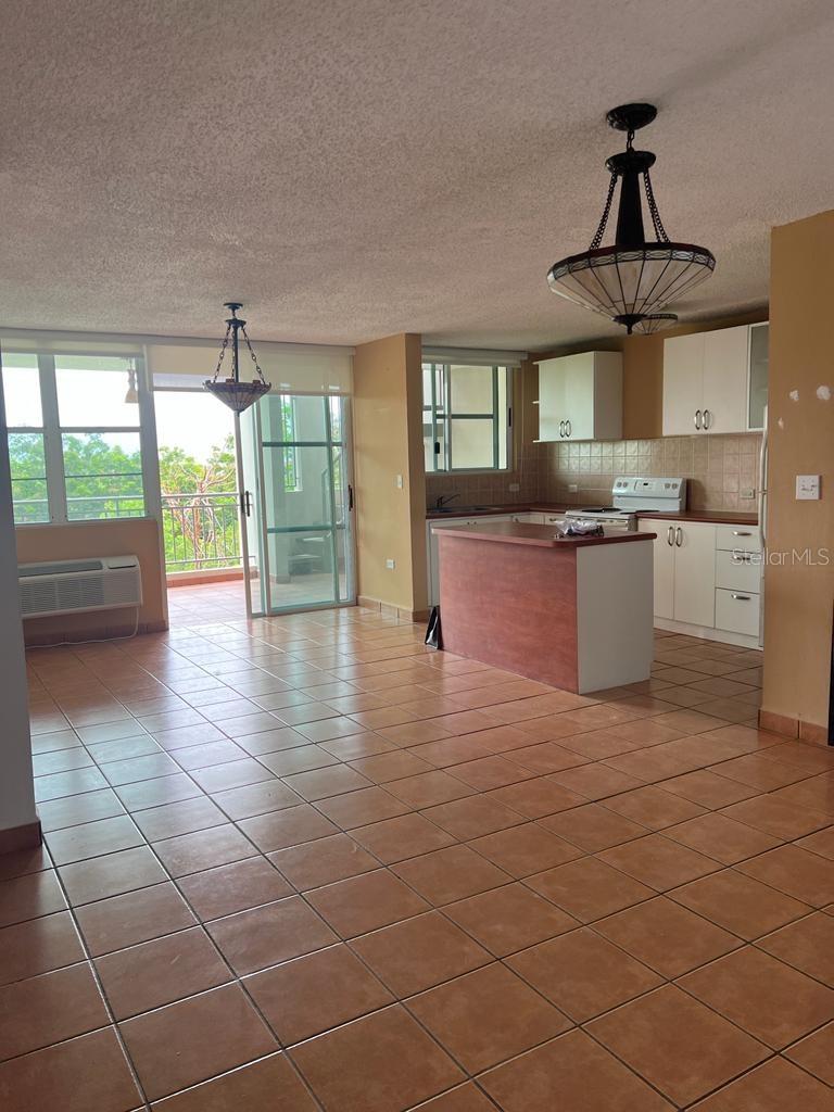 C2 Pr 102 #ab-4 Property Photo 1
