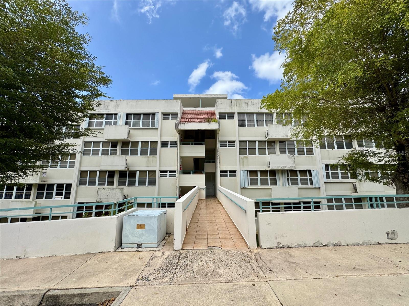Reverendo Domingo St. Cond Brisas De Panorama , Pr #apt. 221 Property Photo 1