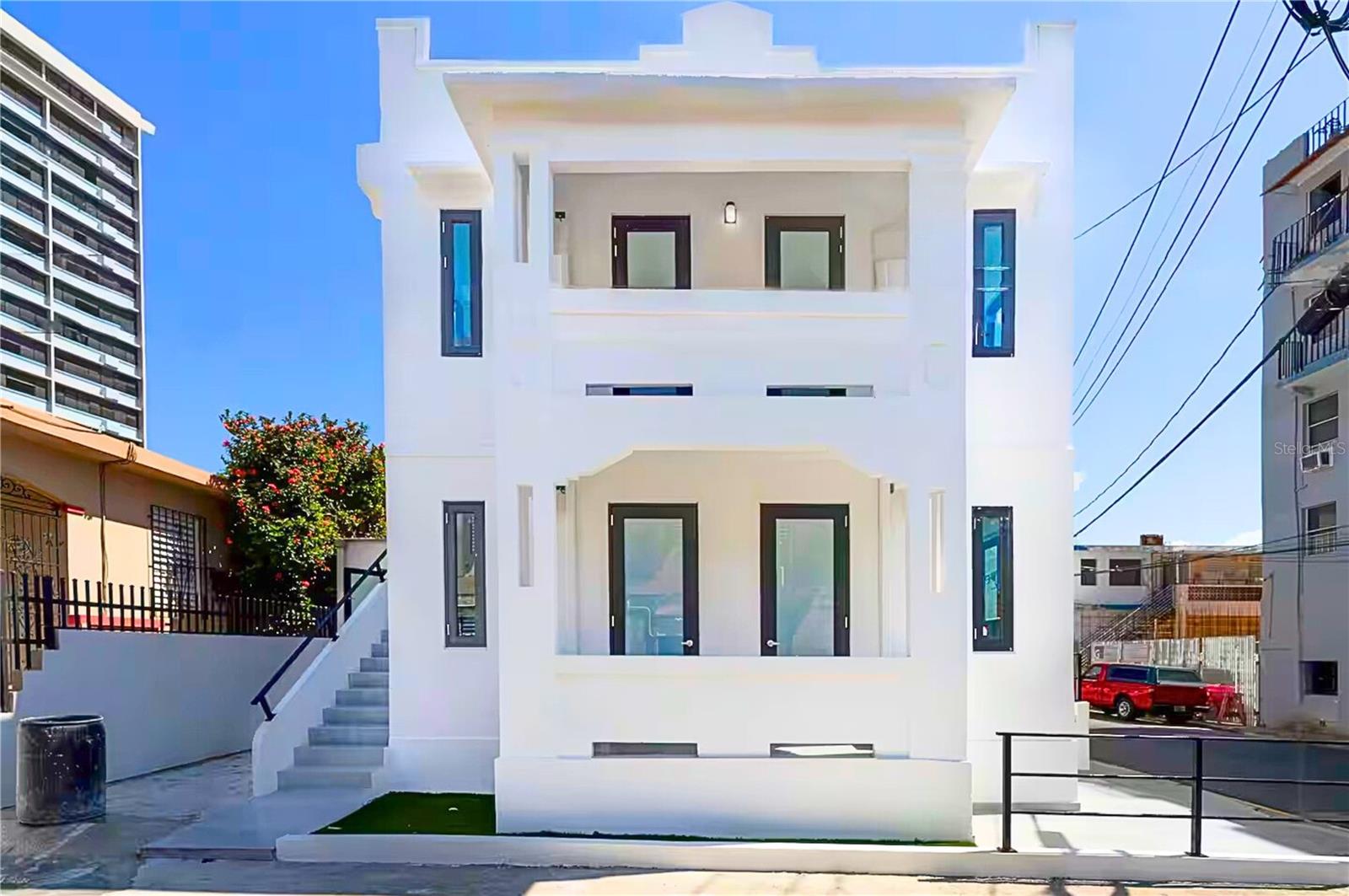 149 CALLE DELBREY