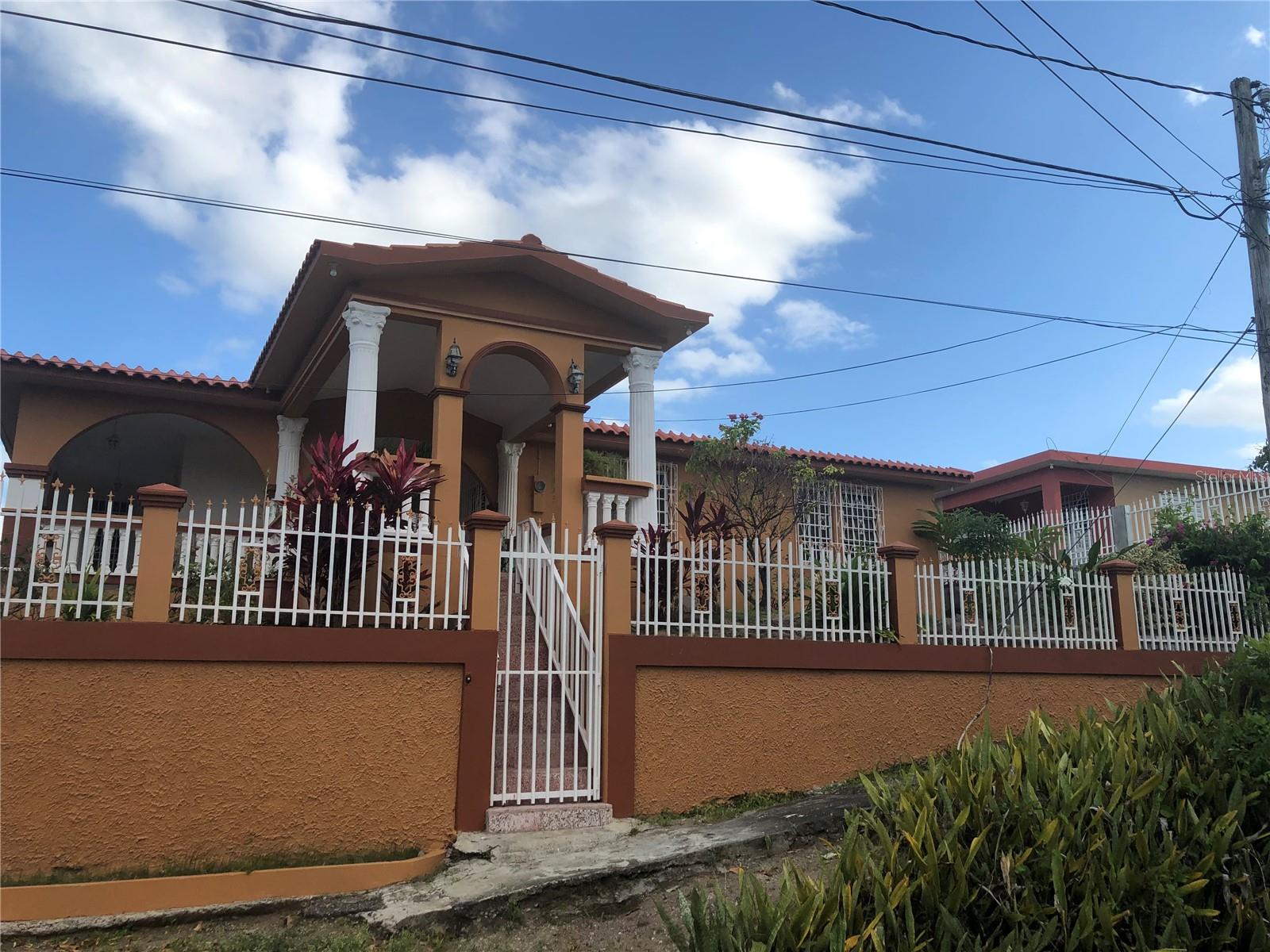 Pr 371 Urb Villa Real Property Photo 1