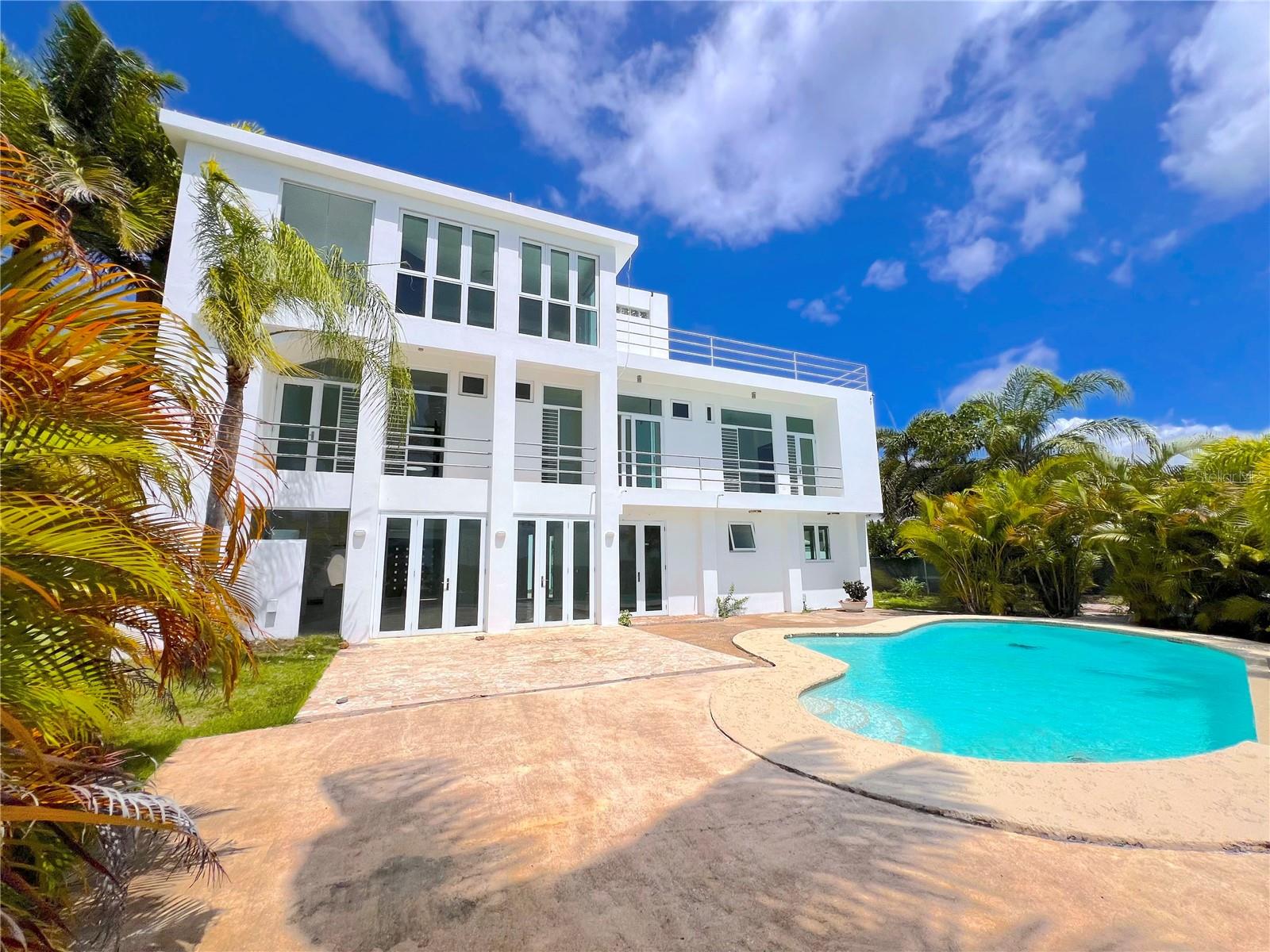 C8 Naborias St Property Photo 1