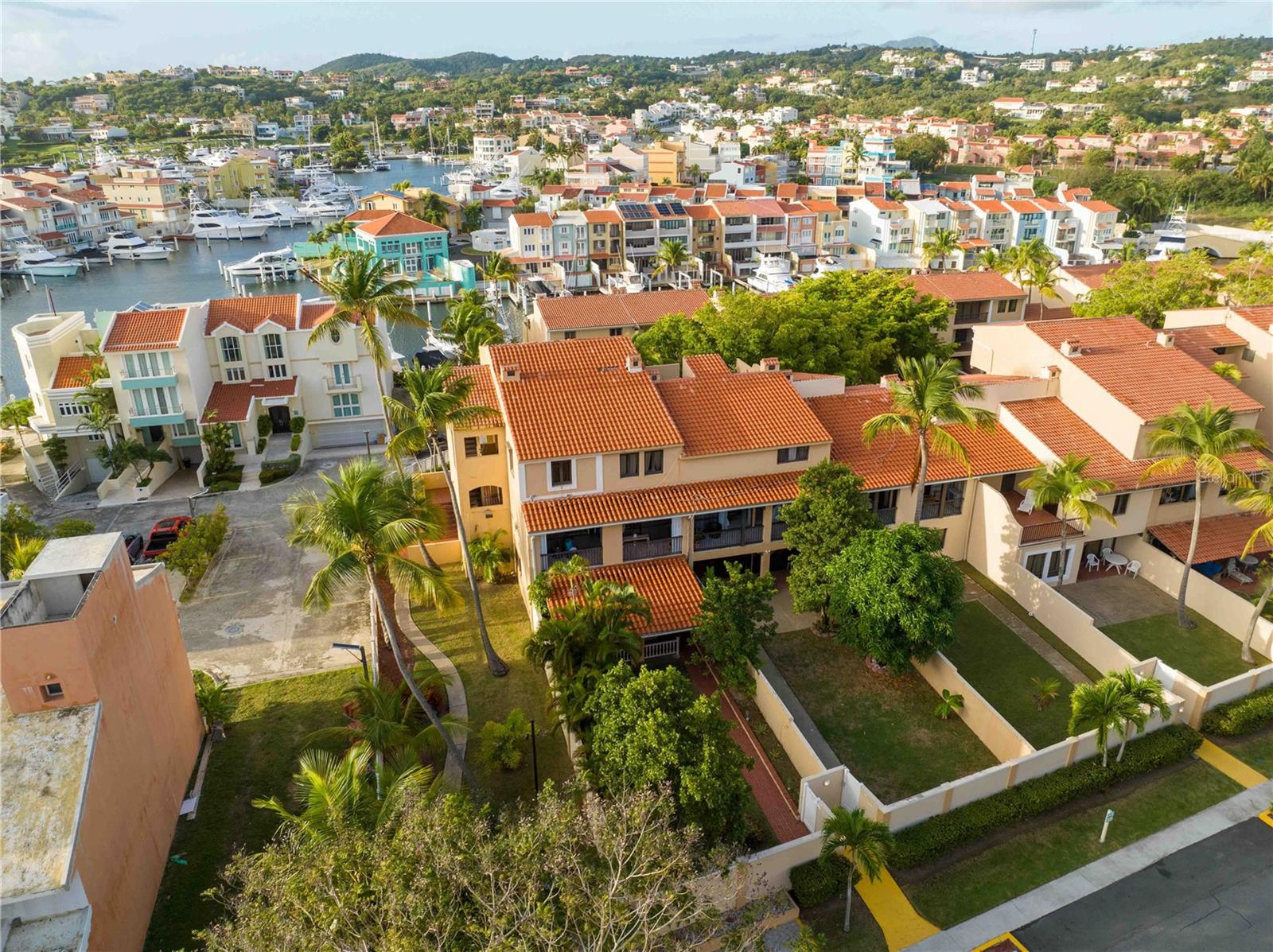1009 Harbourside Property Photo 1