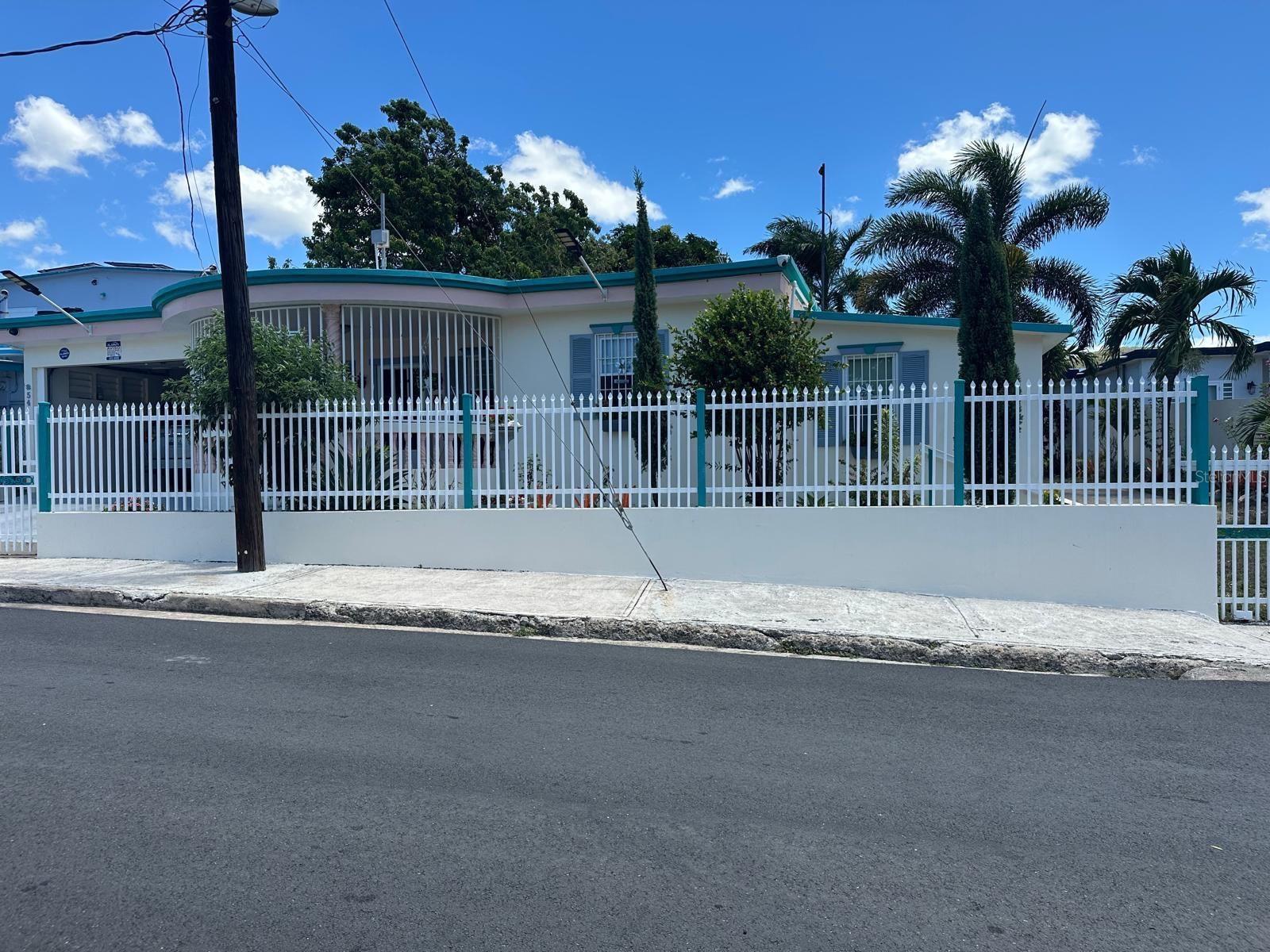 Bo Penuelas Calle 3 #54 Property Photo 1