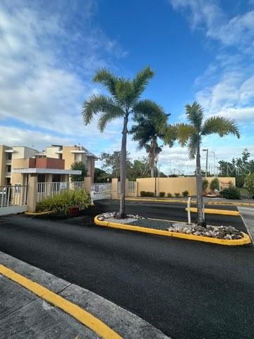 Cond. Vereda De La Reina Calle Colinas De Plata #c-3 Property Photo 1