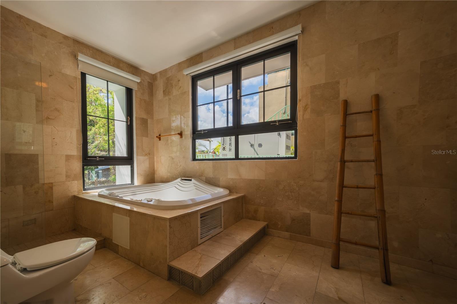 2008 Cacique Property Photo 10