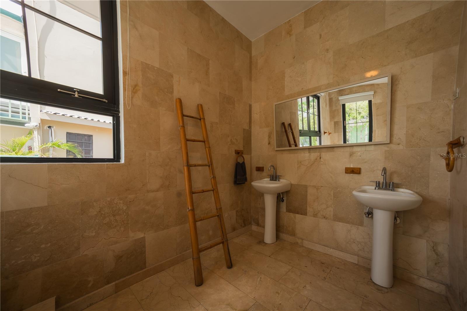 2008 Cacique Property Photo 11