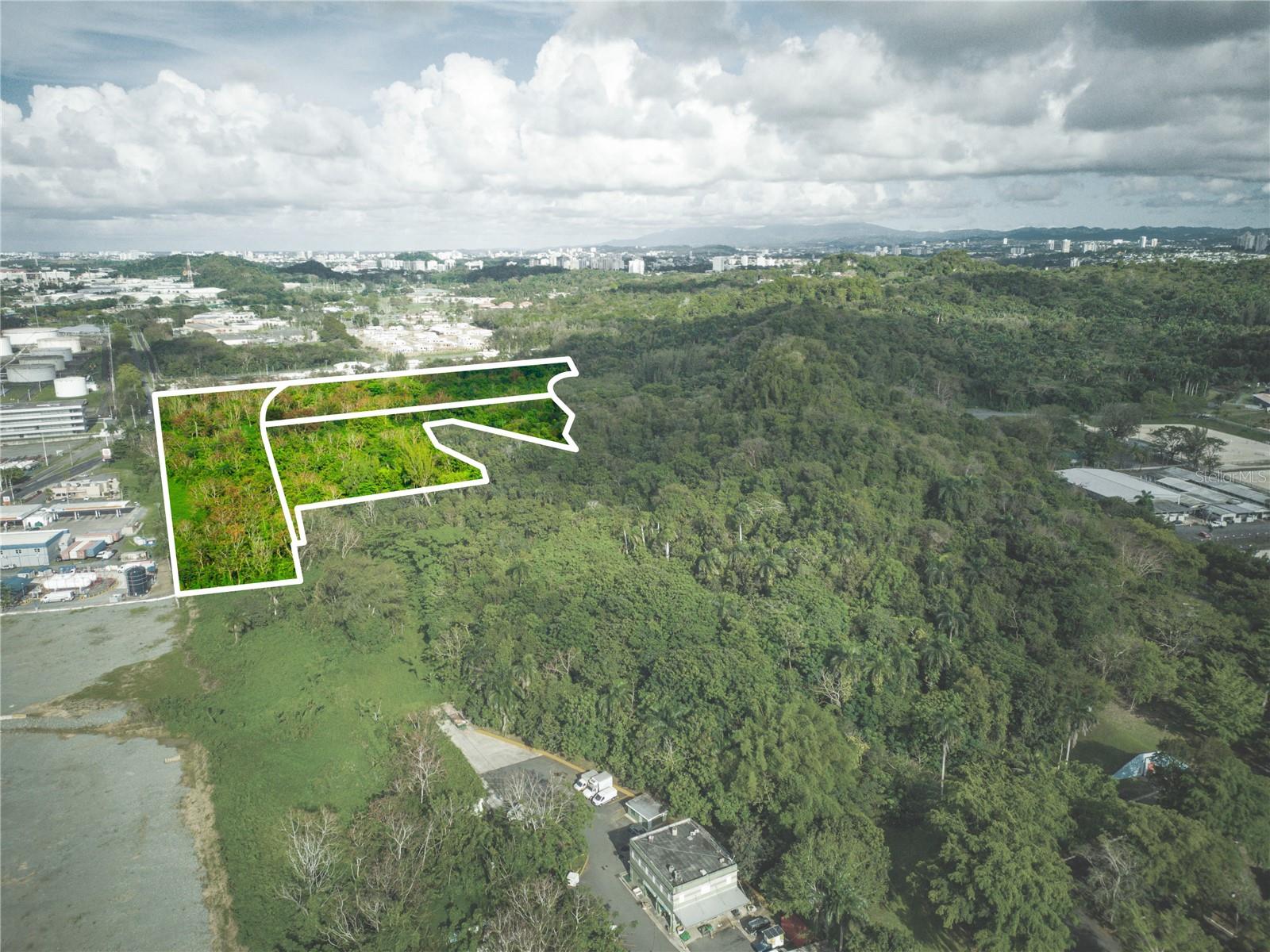 Carretera 2, Km 3.1 Property Photo 4