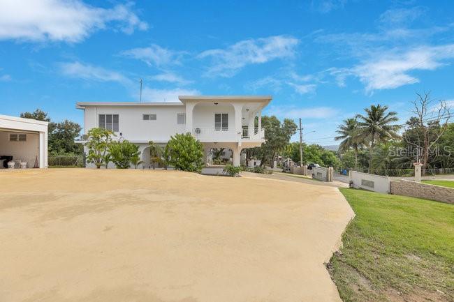 Calle J Property Photo 26