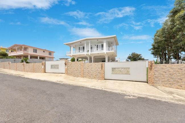 Calle J Property Photo 31