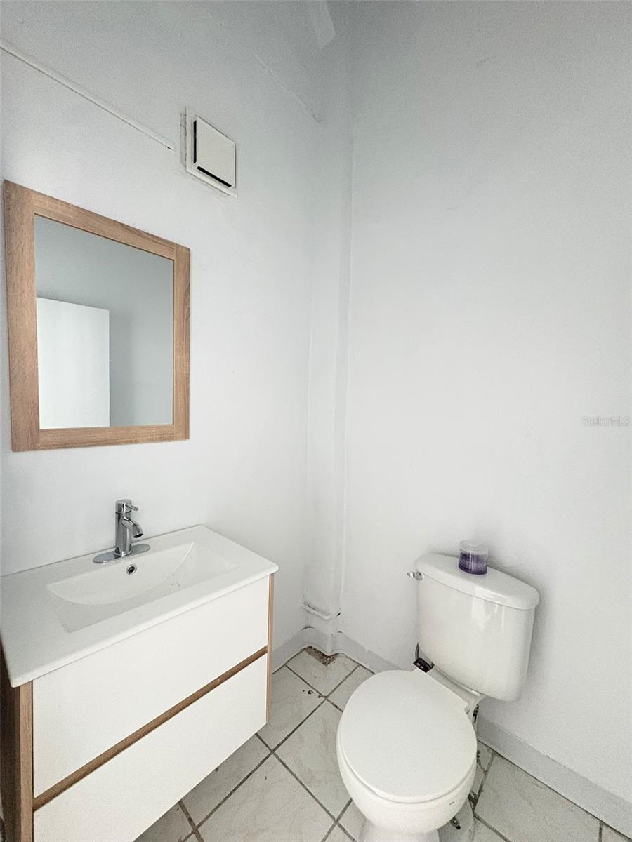 2844 Av Roosevelt Property Photo 10