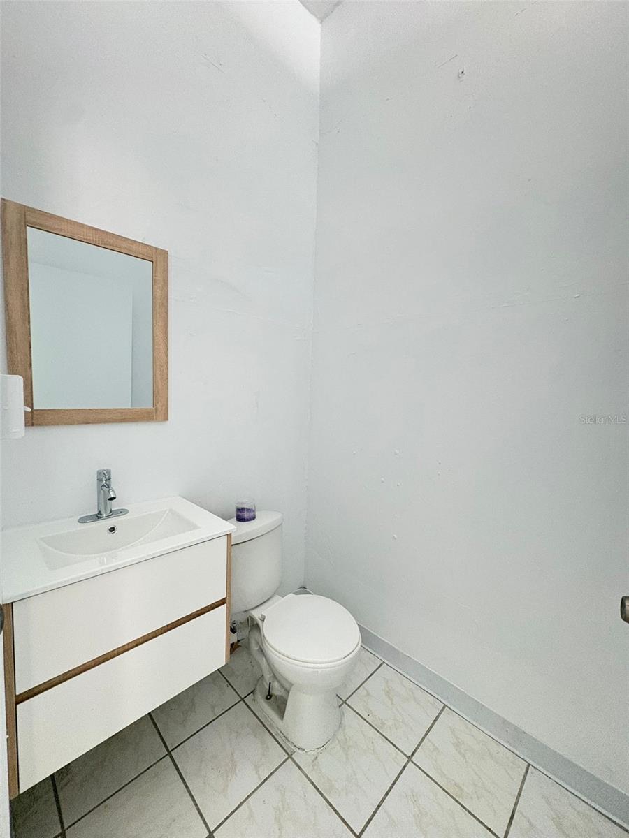 2844 Av Roosevelt Property Photo 11