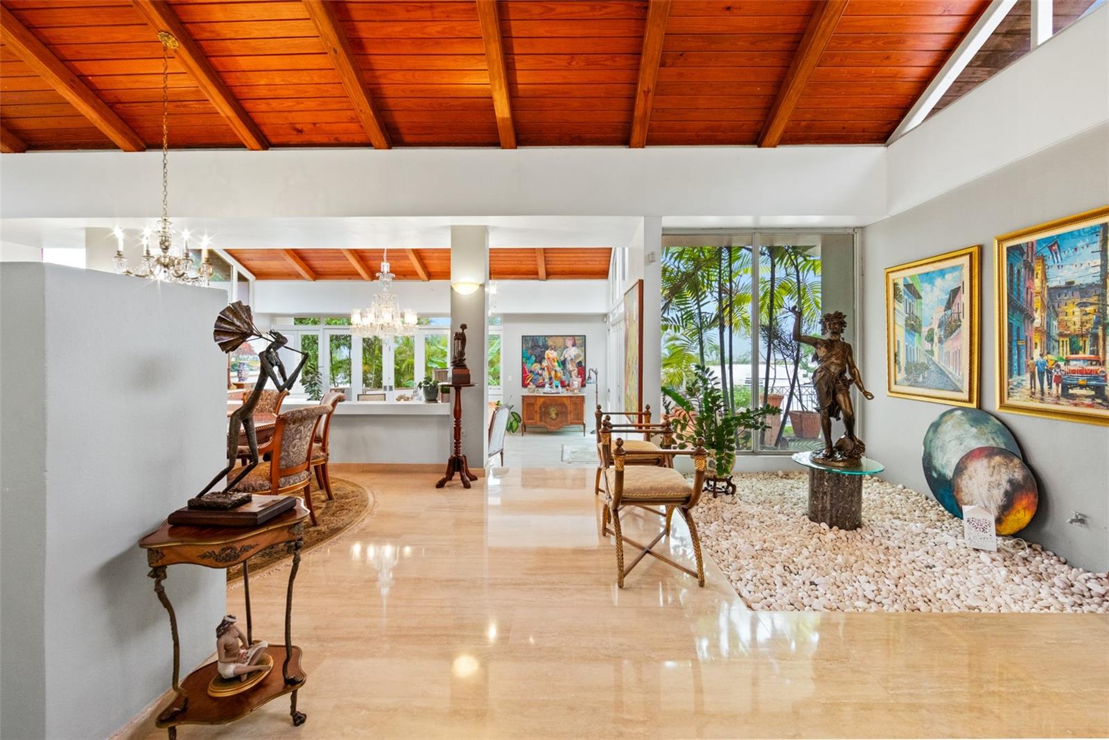 201 Rey Gustavo, La Villa De Torrimar Property Photo 3