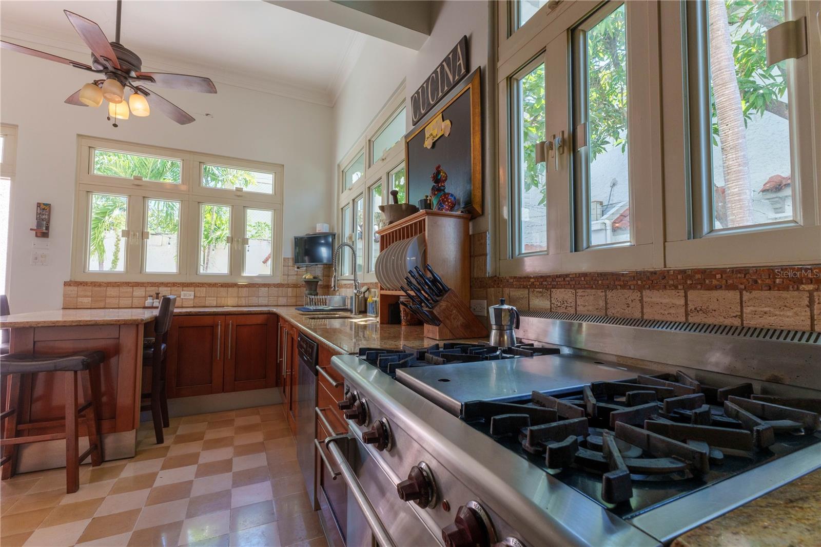 655 Concordia Property Photo 11