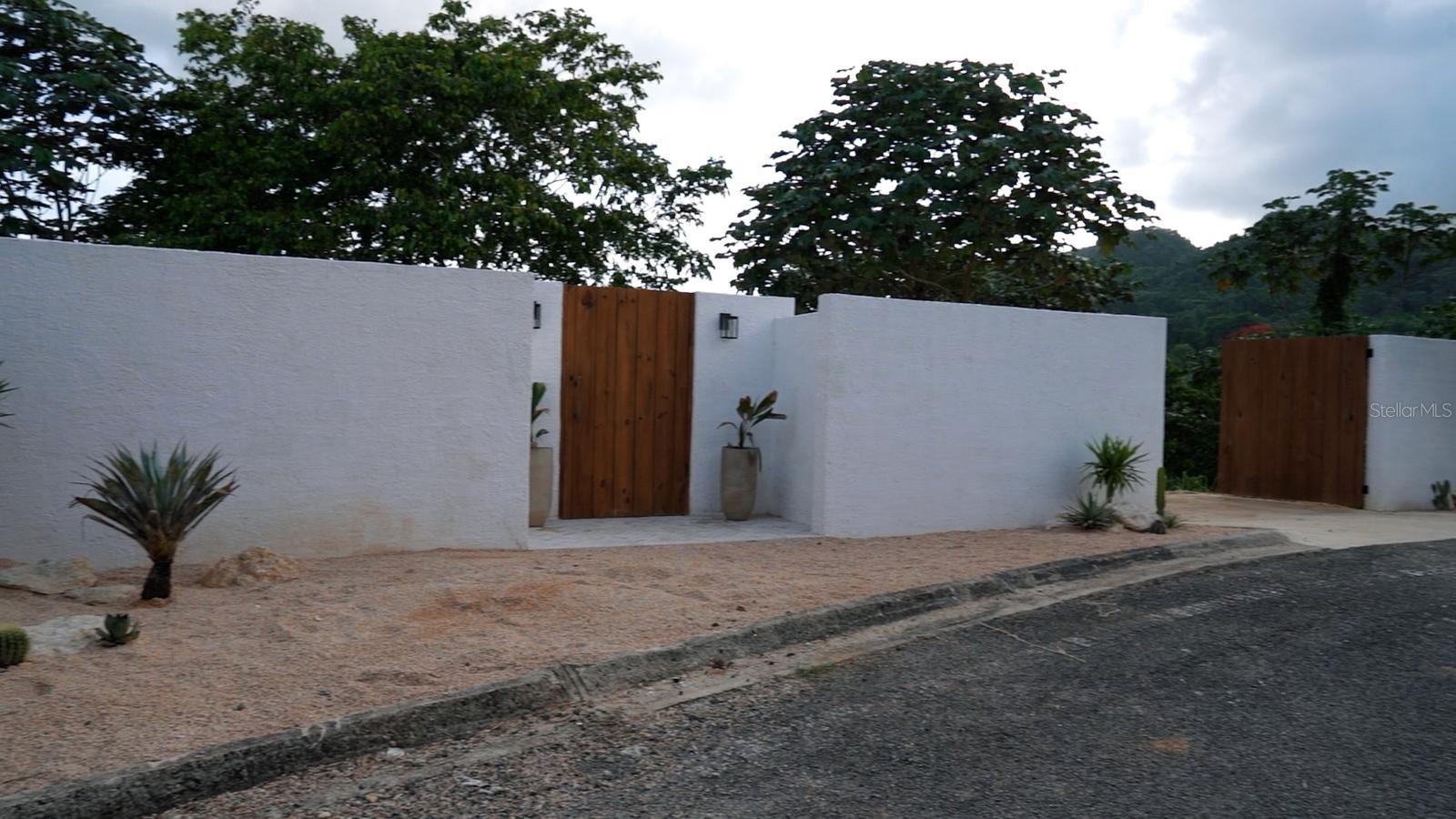 1 1 Bo Angeles, El Corcho Property Photo 1