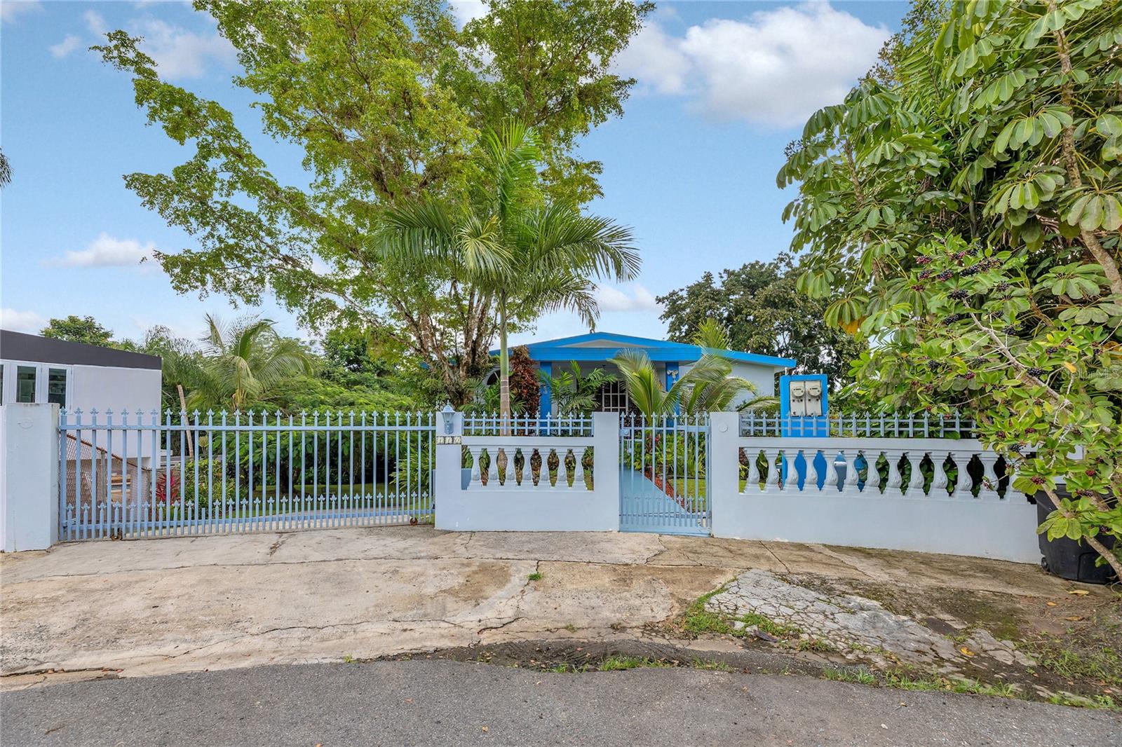 110 Freire Calle Rubi Property Photo 1