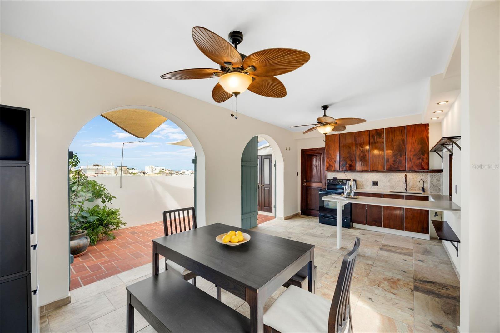 152 Rafael Cordero #ph-2 Property Photo 2