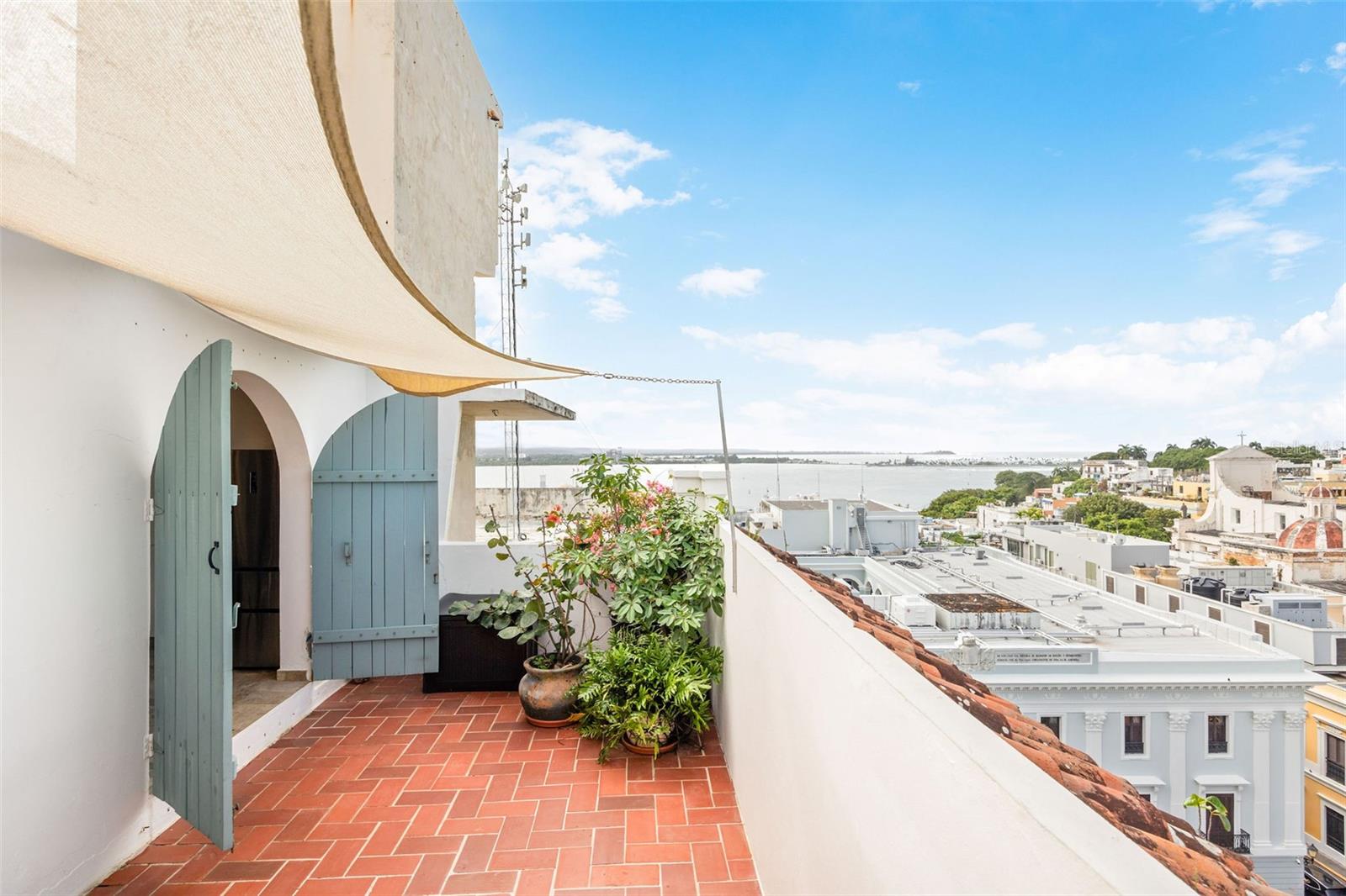 152 Rafael Cordero #ph-2 Property Photo 4
