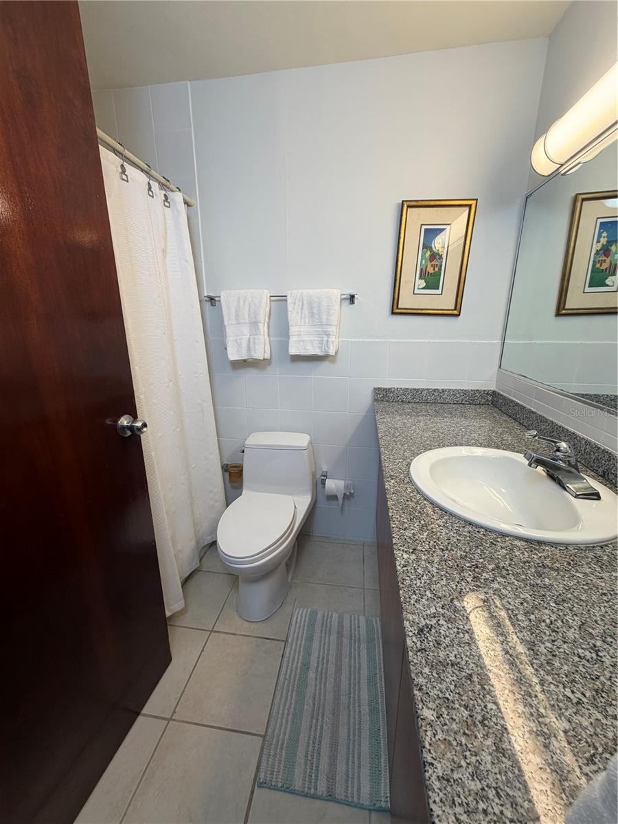 Apt B-205 Cond. Harbour Points Property Photo 8