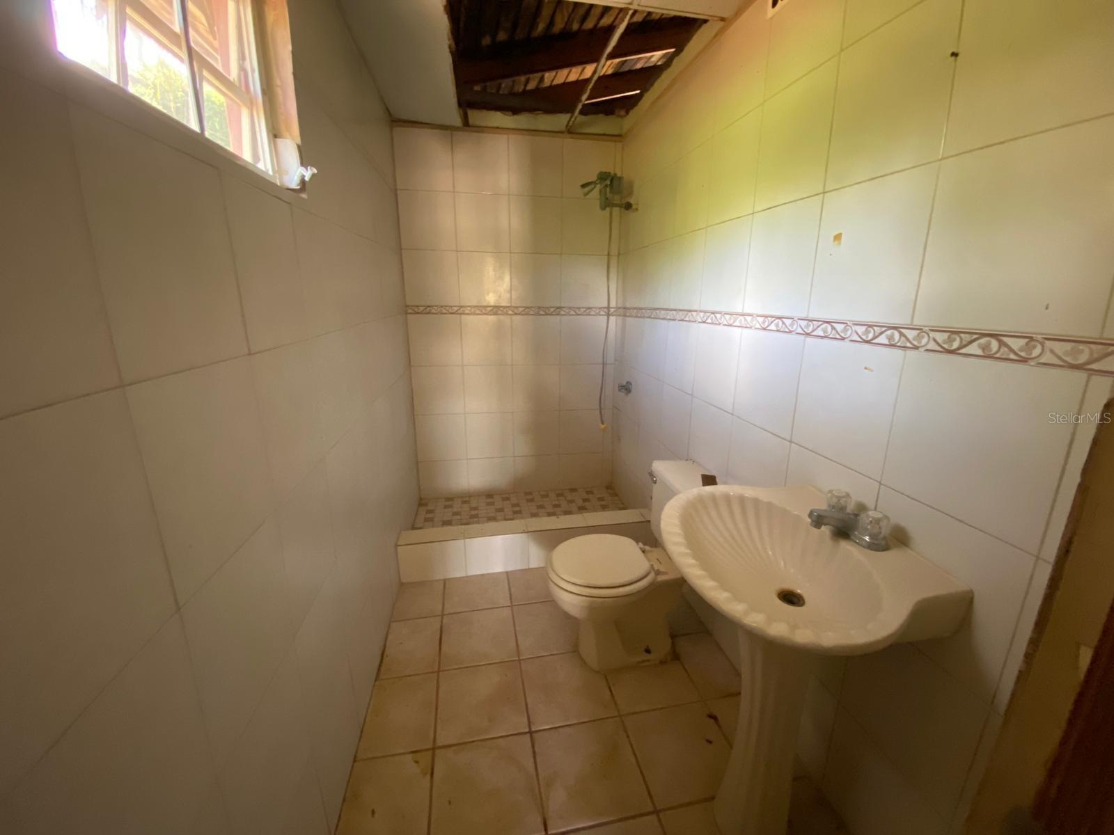 2 Calle Property Photo 15