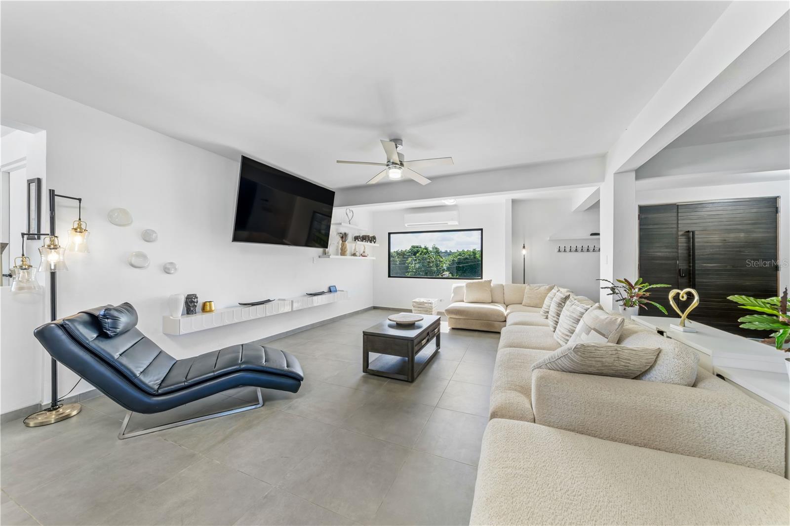 1 Pinar Del Mar St Property Photo 4