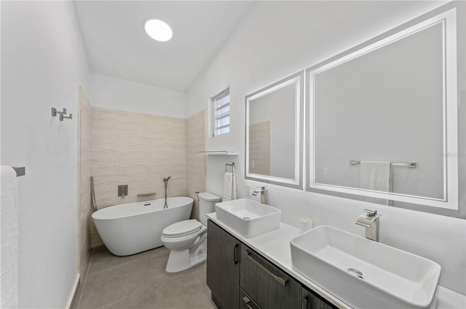 1 Pinar Del Mar St Property Photo 11