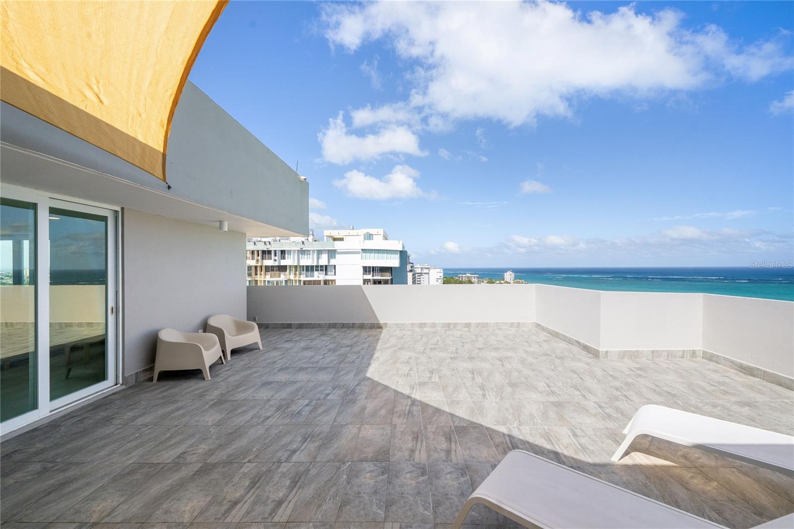 4123 Isla Verde Ave, Waldorf Tower #ph-4 Property Photo 3