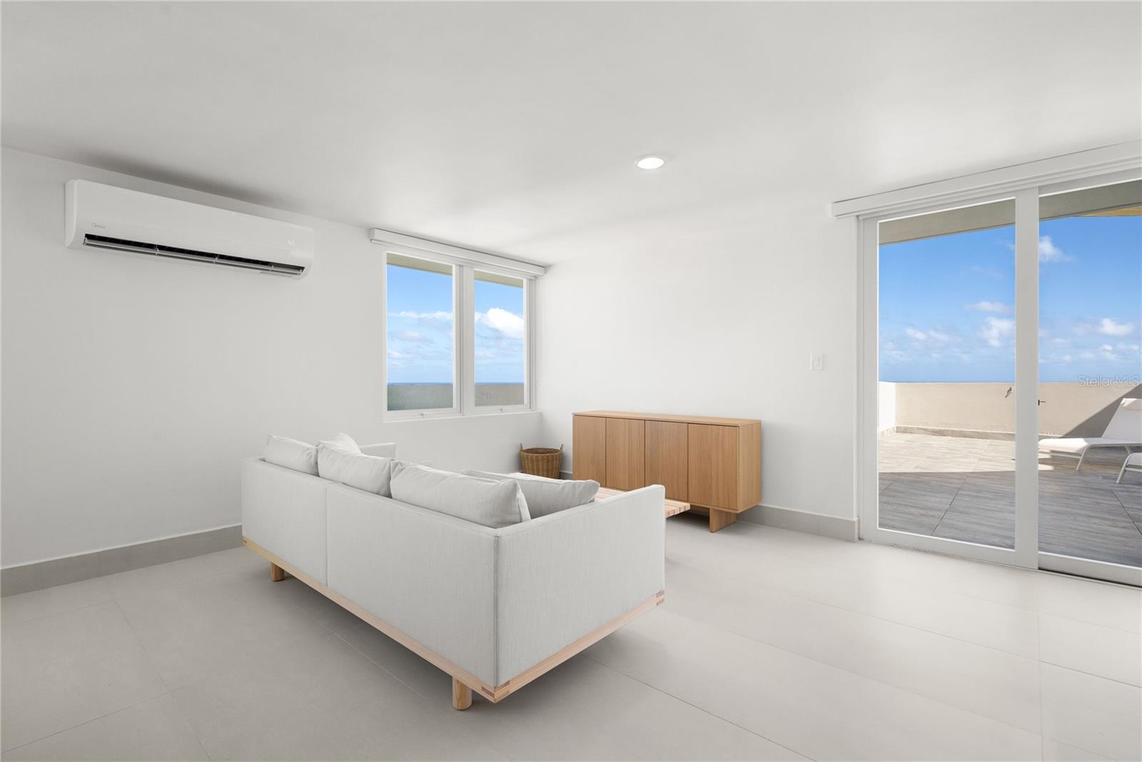 4123 Isla Verde Ave, Waldorf Tower #ph-4 Property Photo 8