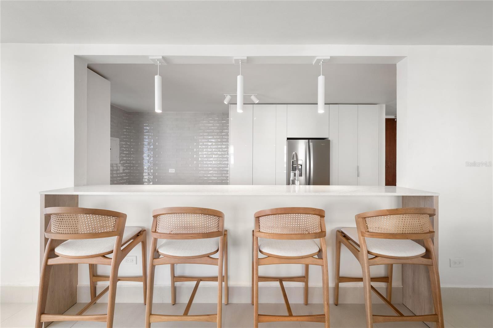 4123 Isla Verde Ave, Waldorf Tower #ph-4 Property Photo 11