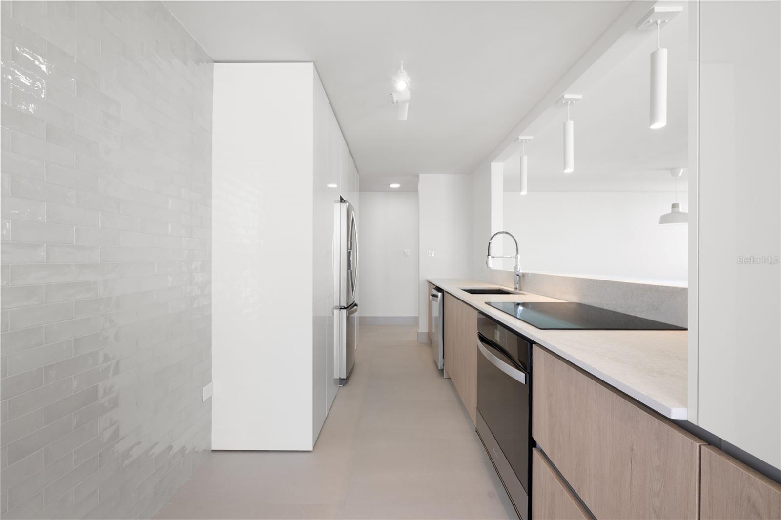 4123 Isla Verde Ave, Waldorf Tower #ph-4 Property Photo 17