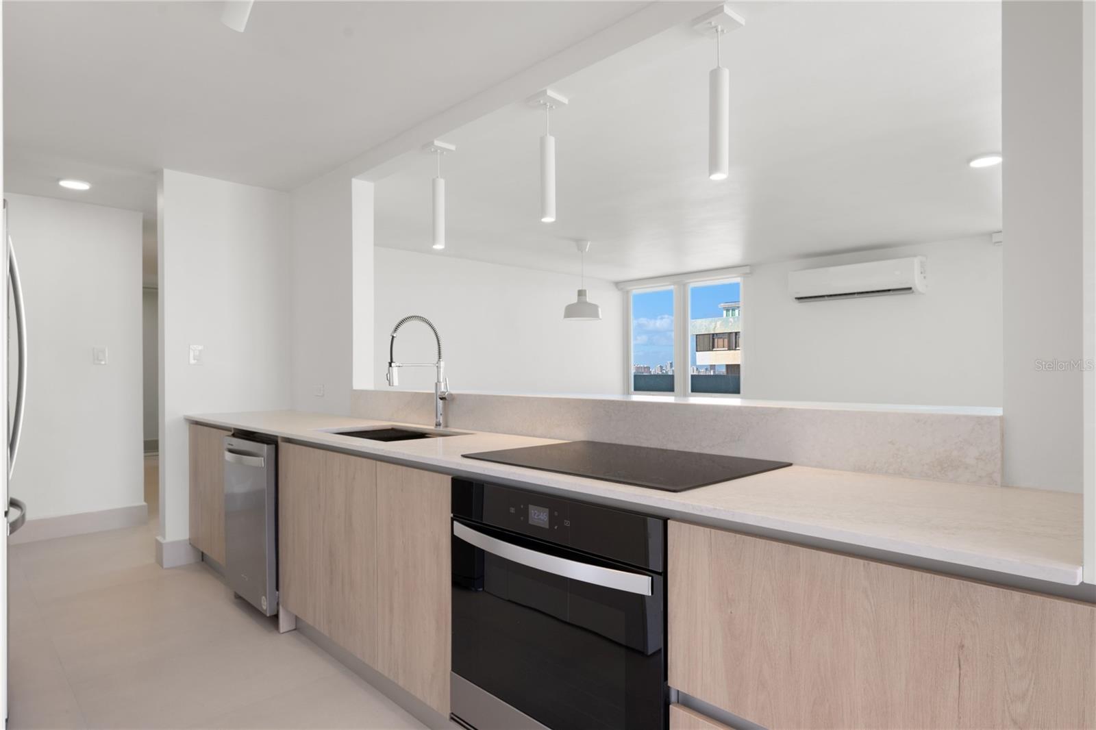 4123 Isla Verde Ave, Waldorf Tower #ph-4 Property Photo 18