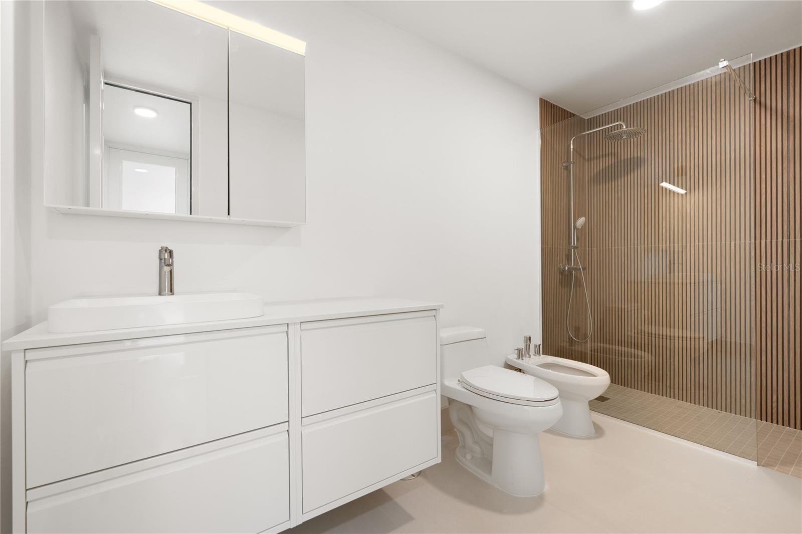 4123 Isla Verde Ave, Waldorf Tower #ph-4 Property Photo 24