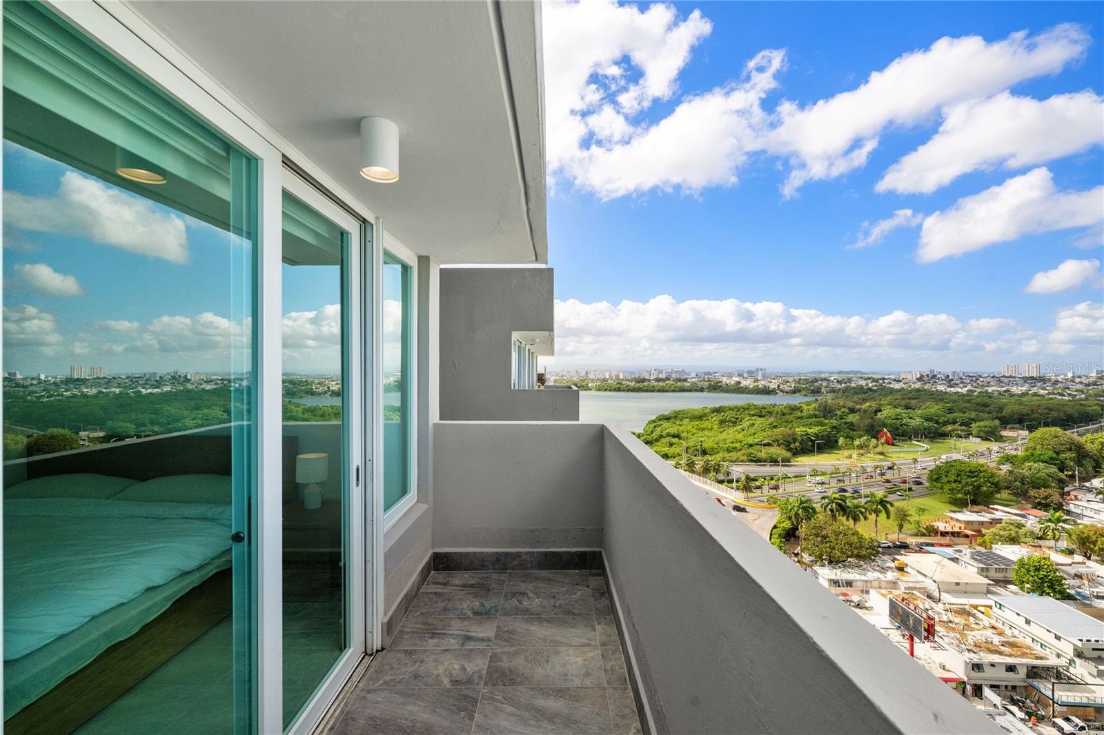 4123 Isla Verde Ave, Waldorf Tower #ph-4 Property Photo 26