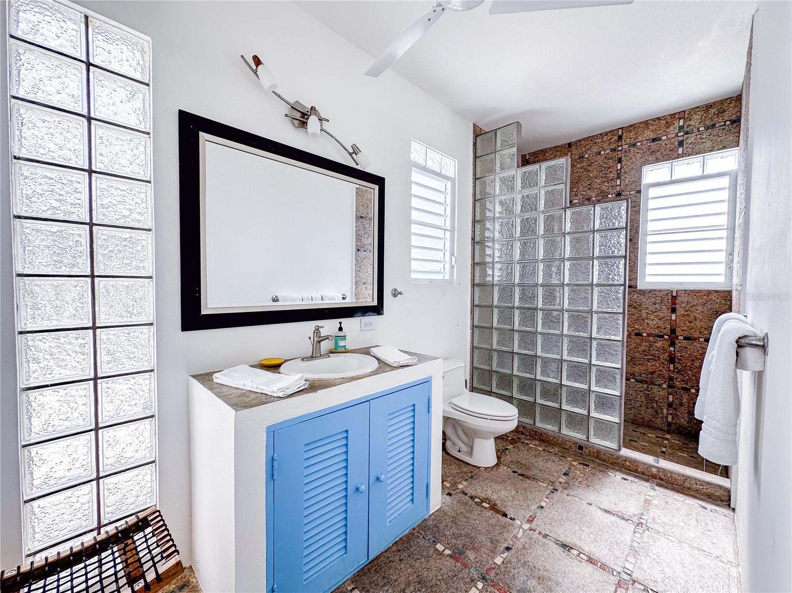 411 Bravos De Boston Property Photo 24