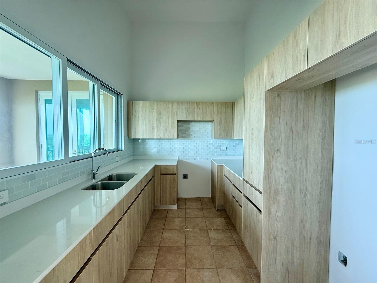 Calle 10 E #101 Property Photo 7