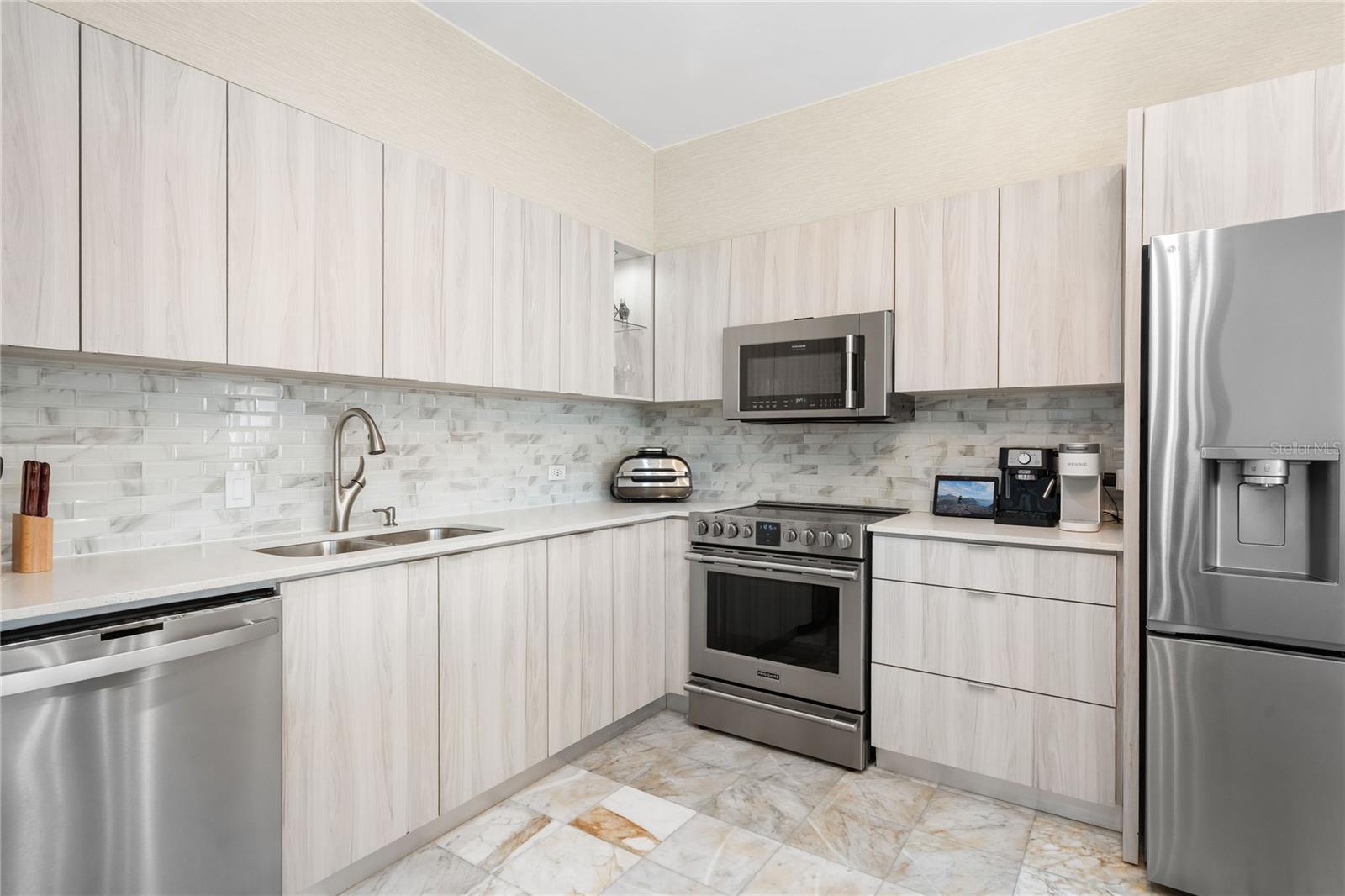 115 Harbour Drive #8 Property Photo 6