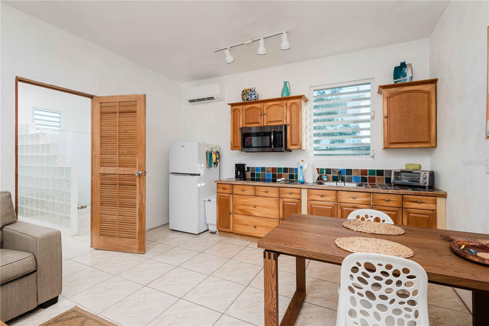 17 La Roca Property Photo 5