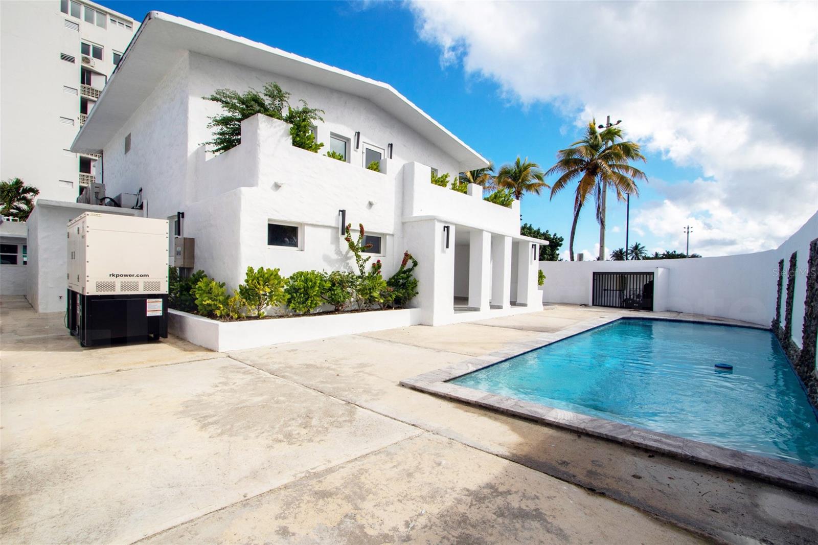 2073 Cacique St Property Photo 4