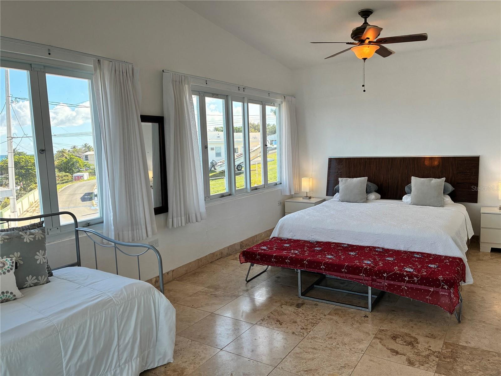 365 North Shore Pointe Property Photo 21