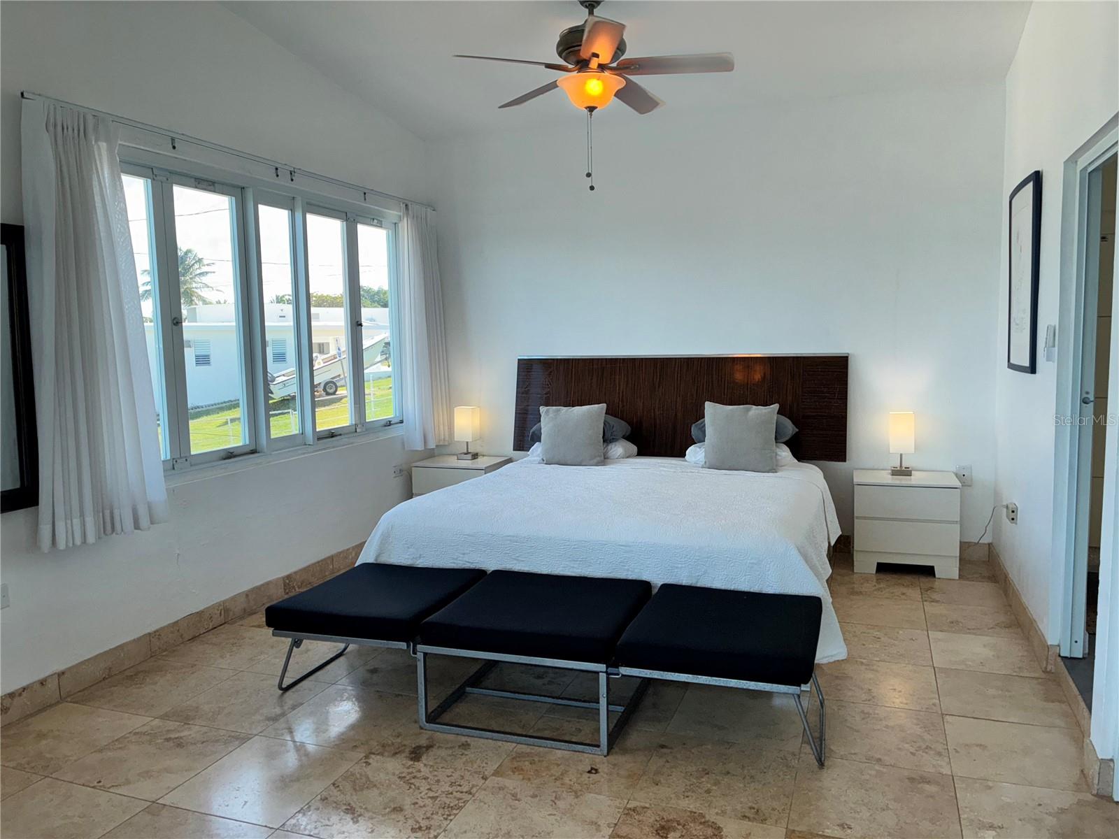 365 North Shore Pointe Property Photo 23