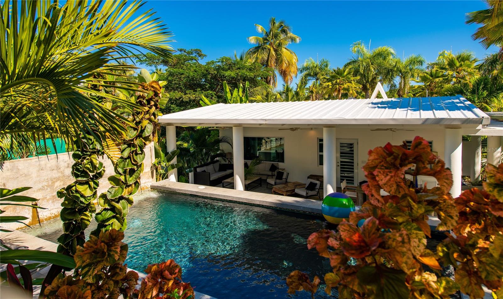 300 Palm Cottages Property Photo 9