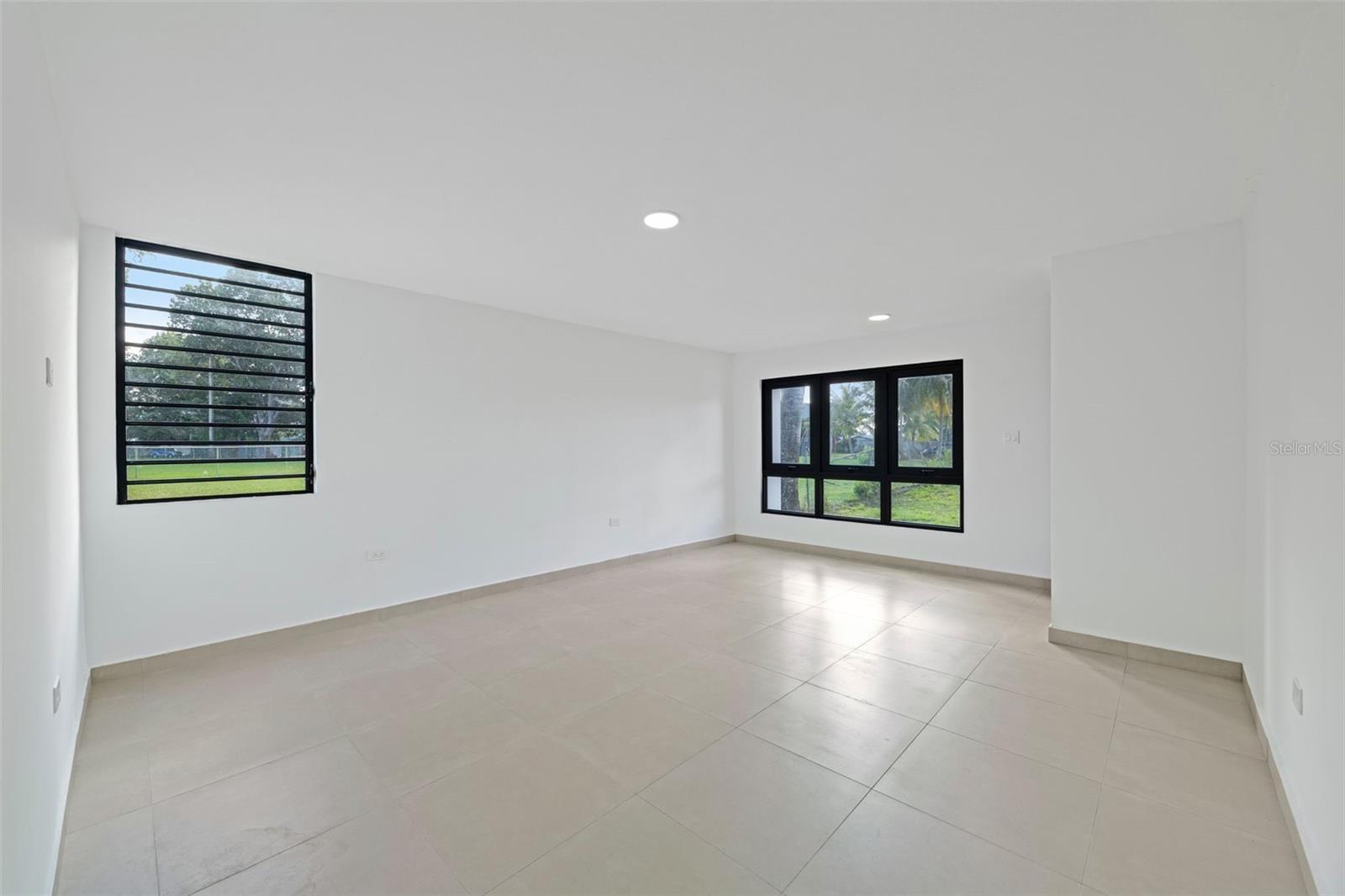 Ramon Marin St. Levittown Lakes #ea-34 Property Photo 5