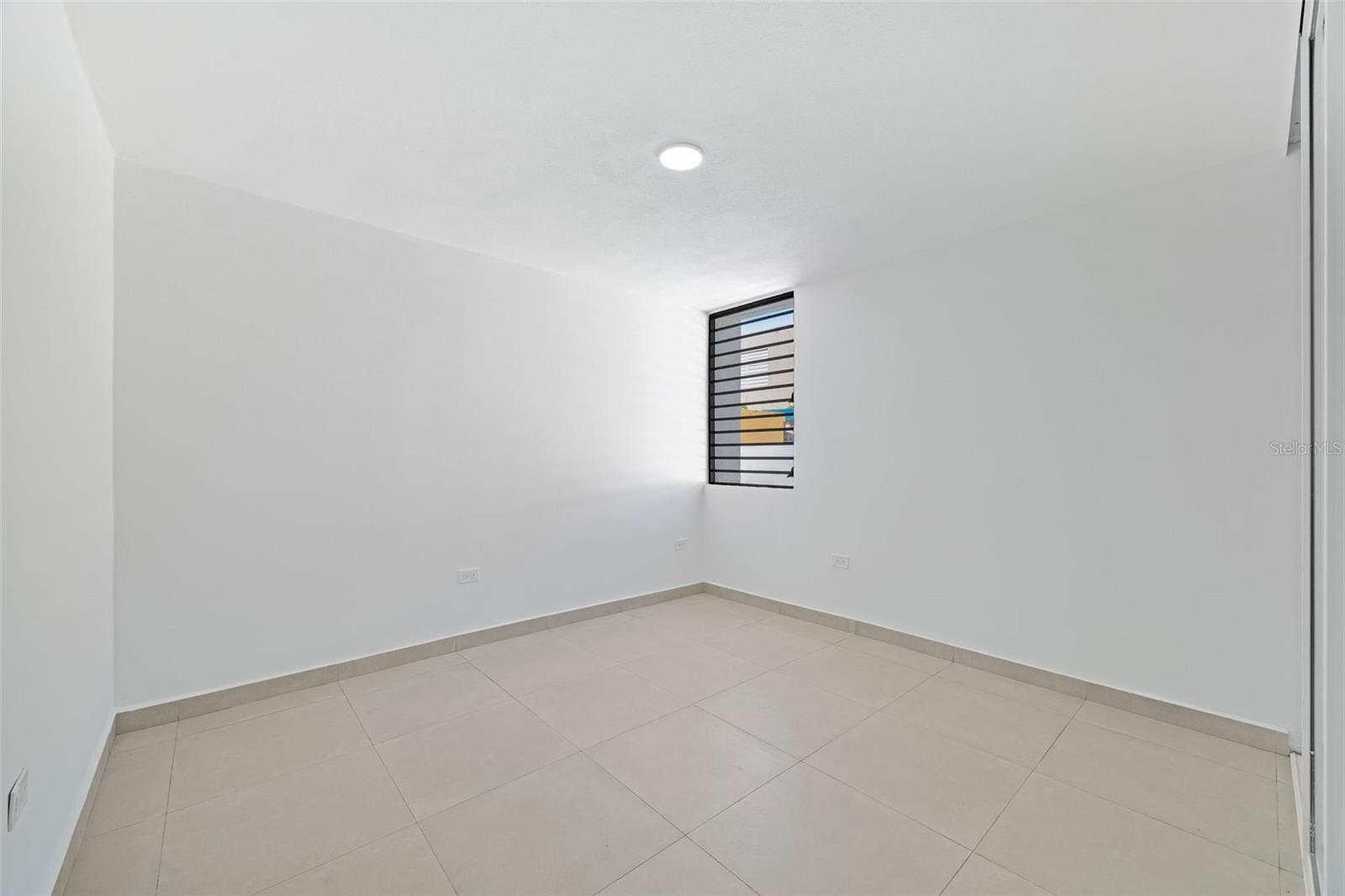 Ramon Marin St. Levittown Lakes #ea-34 Property Photo 13